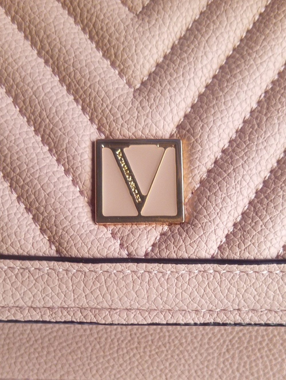 (NWT) Victoria's Secret® "The Victoria Tech Wristlet" - Orchid Blush - Picture 3 of 8